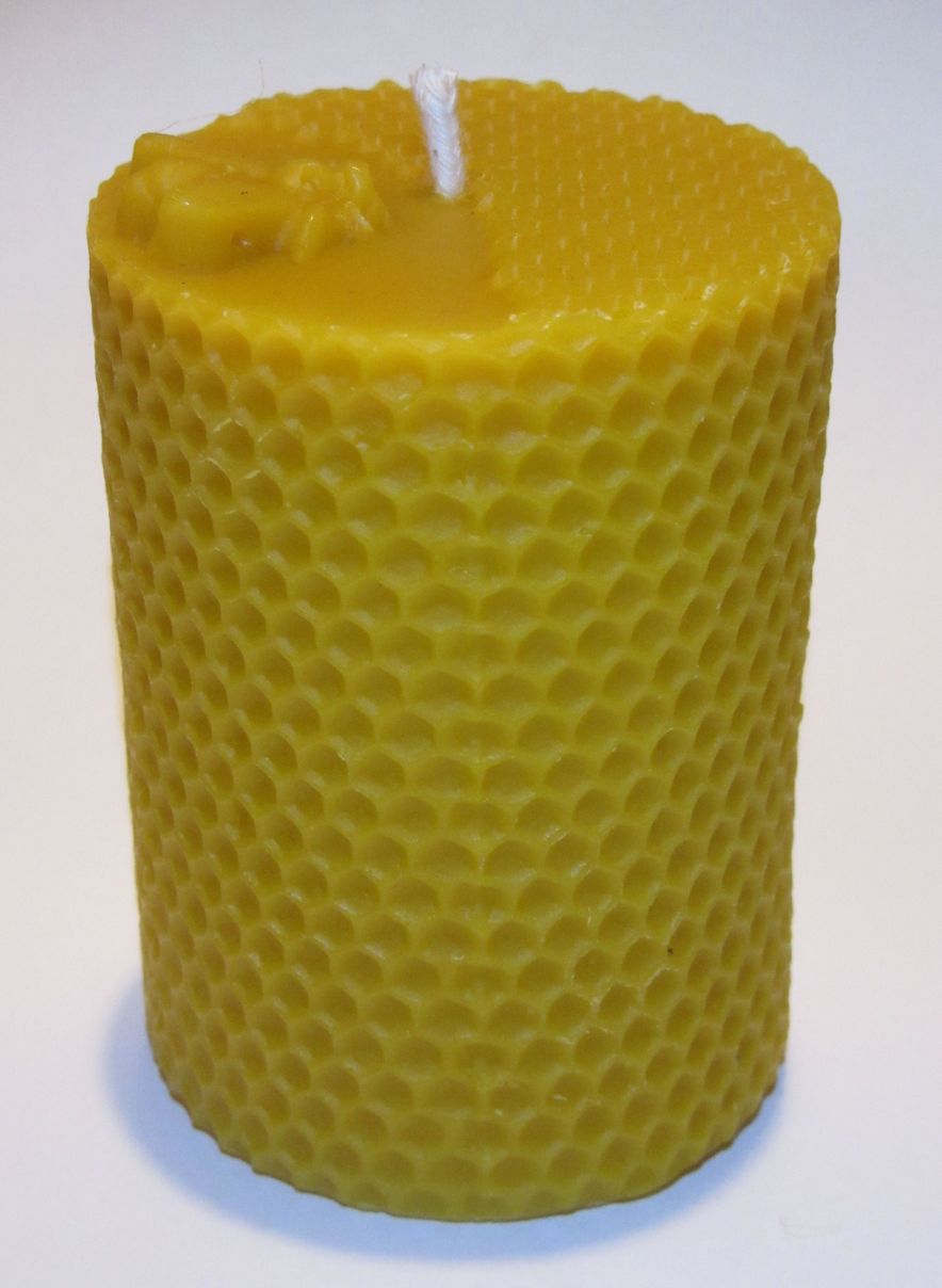 Svíčka ze včelího vosku - Váleček se včelkou